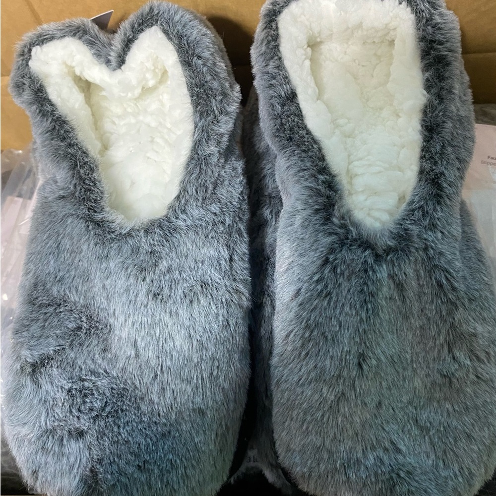 2 Pair of Auden Cozy Gray Faux Fur Slippers